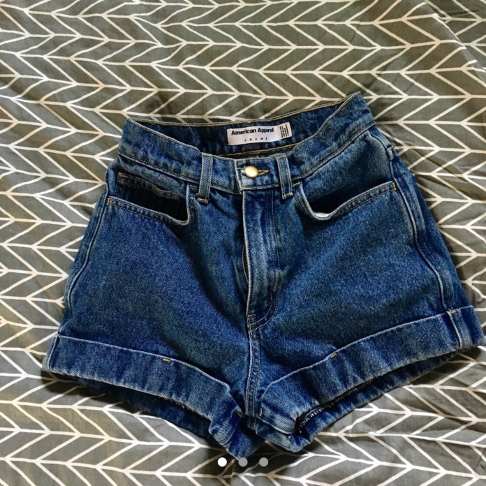 TRUE TREASURES: American Apparel shorts. Size 24